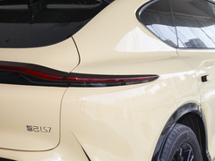 2023款 100kWh Pro四驱版