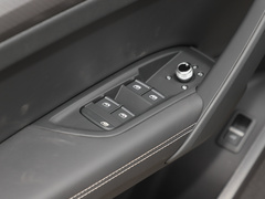 2023款 40T 豪华动感型