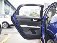 2023款 1.5L CVT尊贵版