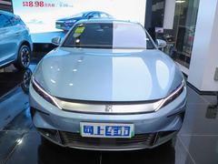 2023款 EV 冠军版 715KM前驱尊荣型