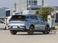 2023款 DM-i 冠军版 112KM 尊贵型