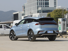 2023款 DM-i 冠军版 112KM 尊贵型