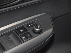 2023款 2.0L CVT两驱进取版