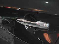 2023款 2.0L CVT两驱豪华版