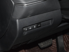 2023款 2.0L CVT两驱豪华版