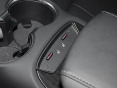 2023款 2.0L CVT两驱豪华版