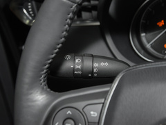 2023款 2.0L CVT两驱豪华版