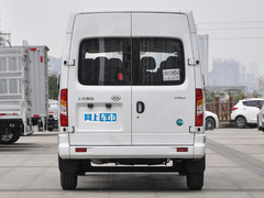 2023款 2.0T 手动经典傲运通短轴超低顶5/6座