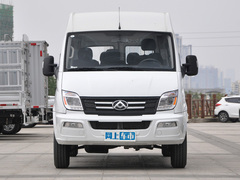 2023款 2.0T 手动经典傲运通短轴超低顶5/6座