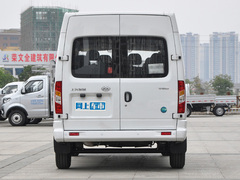 2023款 2.0T 手动经典傲运通短轴超低顶5/6座