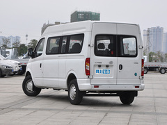 2023款 2.0T 手动经典傲运通短轴超低顶5/6座