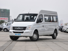 2023款 2.0T 手动经典傲运通短轴超低顶5/6座