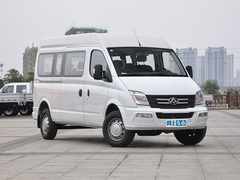 2023款 2.0T 手动经典傲运通短轴超低顶5/6座