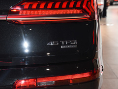 2024款 45 TFSI quattro S line黑武士型
