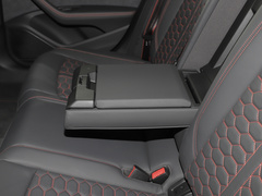 2022款 RS4 Avant 黑曜版
