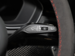 2022款 RS4 Avant 黑曜版