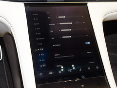 2023款 100kWh Lux后驱版