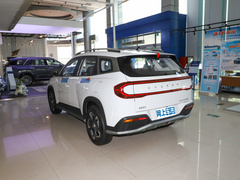 2023款 2.0L 尊贵版LUX