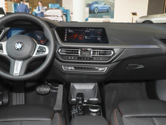 2023款 225i 四门轿跑车 M运动套装