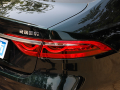 2023款 XFL 2.0T P250 两驱精英运动版