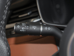 2023款 XFL 2.0T P250 两驱精英运动版