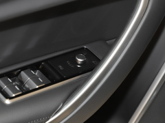 2023款 XFL 2.0T P250 两驱尊享豪华版