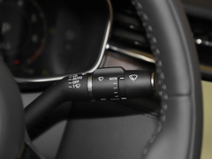2023款 XFL 2.0T P250 两驱尊享豪华版
