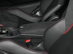 2023款 4.0T 标准型