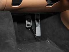 2023款 4.0T 标准型