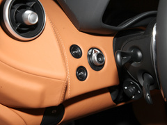 2023款 4.0T 标准型