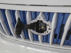 2023款 平顶背掀门2座60kW 41.932kWh