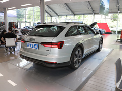 2023款 allroad quattro 55 TFSI 大探险家版