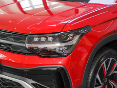 2023款 300TSI 两驱满月版