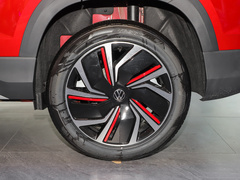 2023款 300TSI 两驱满月版