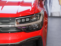 2023款 300TSI 两驱满月版