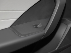 2023款 300TSI 两驱满月版