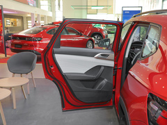 2023款 300TSI 两驱满月版