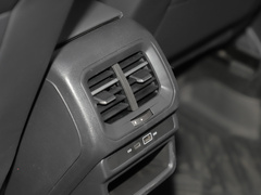 2023款 300TSI 两驱满月版