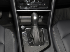 2023款 300TSI 两驱满月版