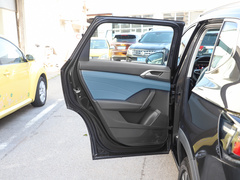 2023款 300TSI 两驱满月版