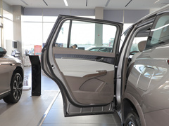2023款 2.0T 两驱越享版