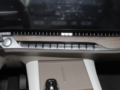 2023款 2.0T 两驱越享版