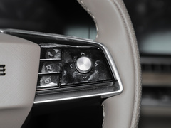 2023款 2.0T 两驱越享版