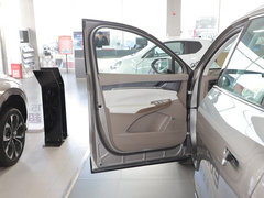 2023款 2.0T 两驱越享版