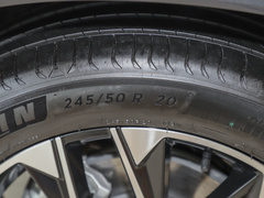 2023款 2.0T 两驱越享版