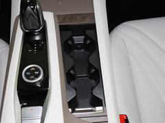 2023款 2.0T 两驱越享版