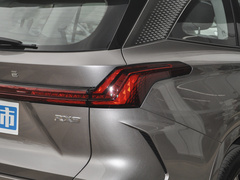 2023款 2.0T 四驱越享版