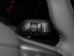 2023款 锐界L 2.0T EcoBoost E-混动两驱七座豪华型