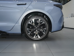 2023款 冠军版 550km 精英型