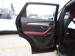 2025款 1.5T 豪华版 5座